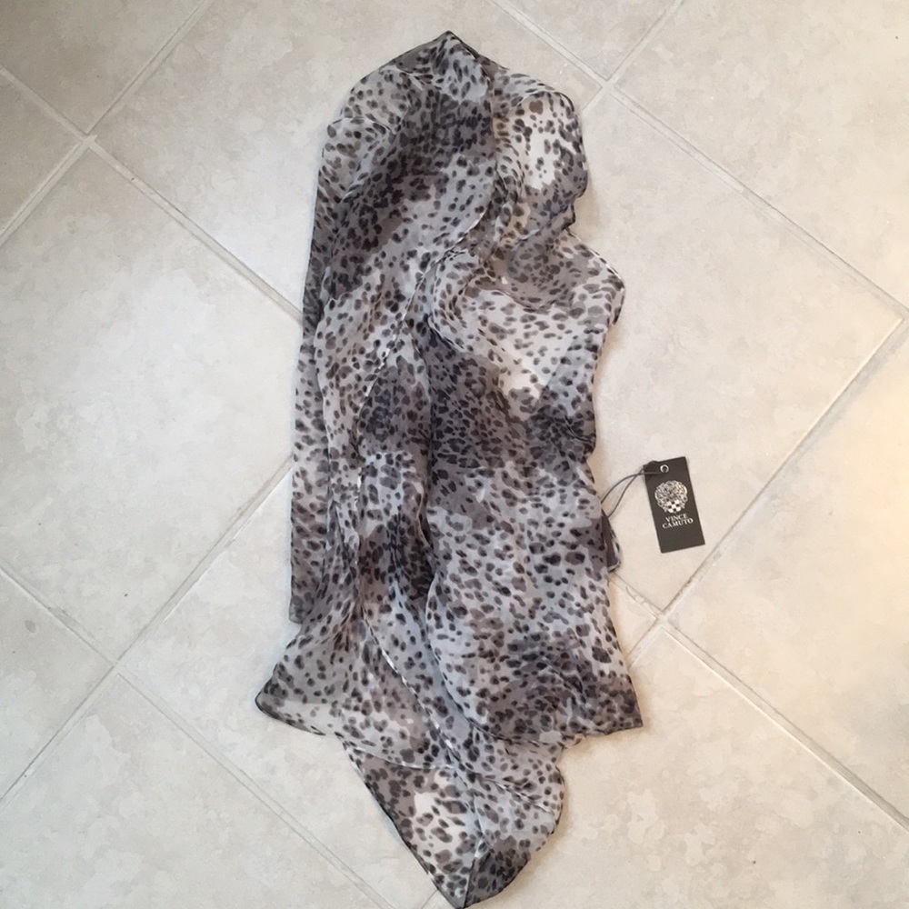 NWT Vince Camuto Scarf.